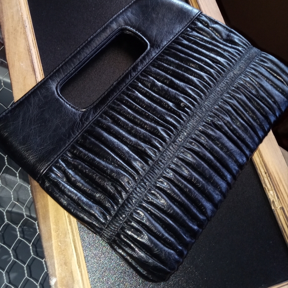 Express Designs Black Gathered Pleated Bag - Picture 2 of 4